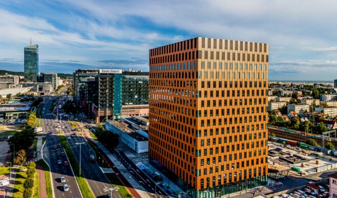 Nowoczesny wieżowiec Wave w Gdańsku z Certyfikatem Leed Core&Shell na systemach Yawal