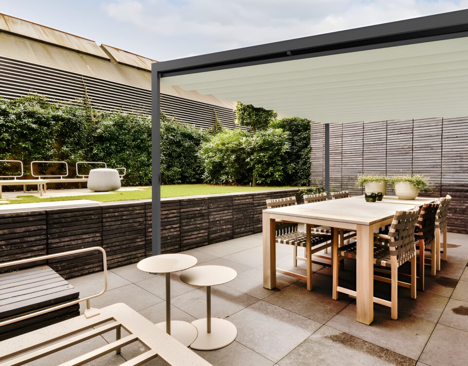 Przywitaj wiosnę w cieniu stylowej pergoli OknoPlus